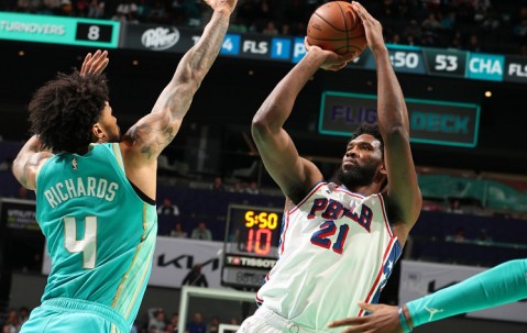 九游娱乐-包含字母哥巅峰对决，梅西与50激战DWG分钟，逆转胜负难料！的词条